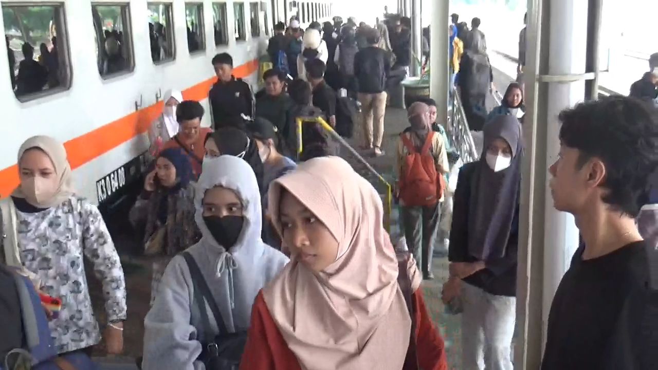 Libur Nataru, Lonjakan Penumpang Warnai Perjalanan Kereta di Daop 7 Madiun, Termasuk dari Jombang