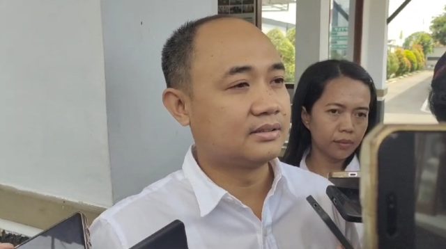 Mobil Dihadang Dua Orang Tak Dikenal, Kajari Kabupaten Kediri Lepaskan Tembakan Peringatan, ini Penjelasannya