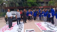 Pembangunan Kampus Mandek, Mahasiswa Demo Rektorat Kampus Universitas Nusantara PGRI