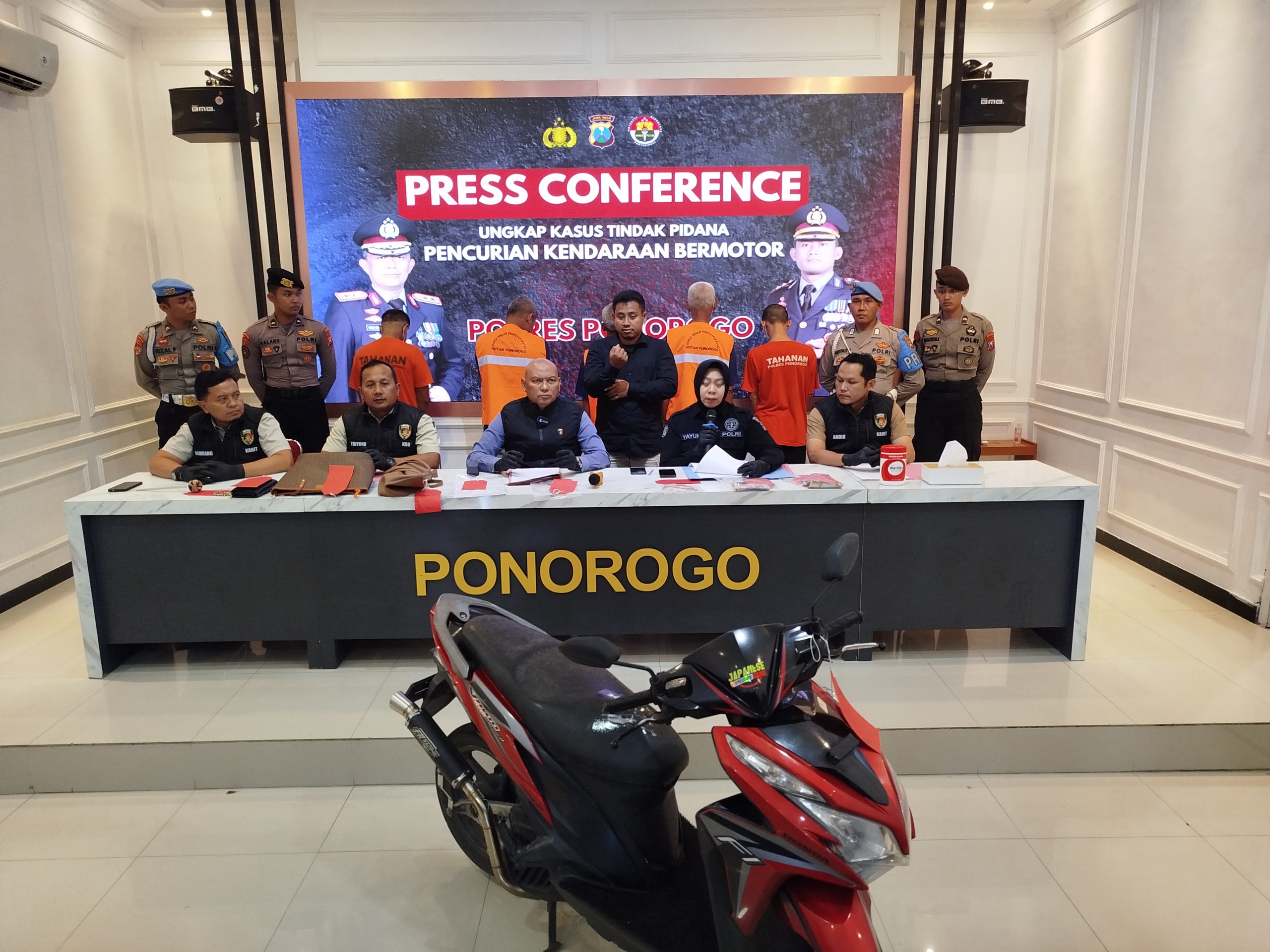 Satreskrim Polres Ponorogo Amankan ABH Pelaku Pencurian Sepeda Motor Asal Bandung