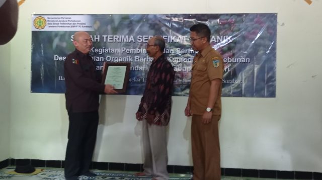 Kelompok Petani Kopi di Kediri Terima Sertifikat Organik