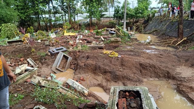 Hujan Deras Tiga Jam, Picu Banjir dan Longsor, BPBD: Pemukiman, Makam, dan Jembatan di Kaupaten Blitar Porak-poranda