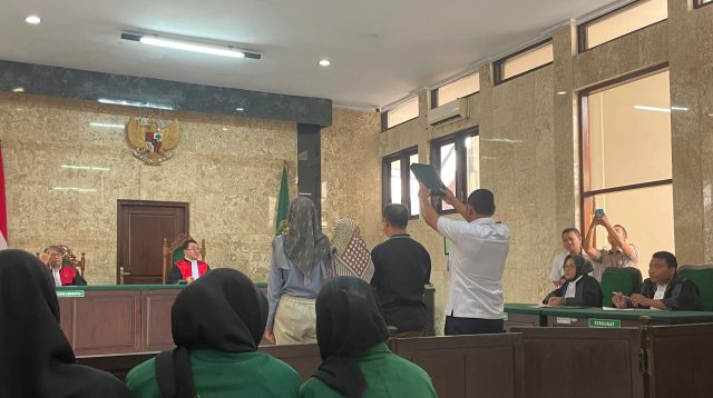 Terdakwa Penggelapan Uang,  Customer Service CV Denoy Putra Brilian Dituntut 3 Tahun Penjara