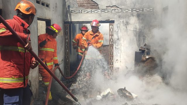 LPG Melon Bocor, Rumah Sekaligus Toko Kelontong di Patianrowo Ludes Dilalap Api, Pemilik Rugi Ratusan Juta Rupiah