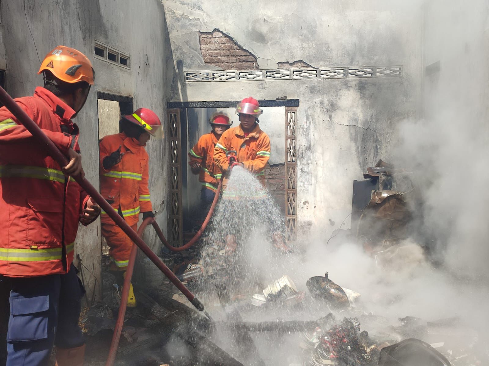 LPG Melon Bocor, Rumah Sekaligus Toko Kelontong di Patianrowo Ludes Dilalap Api, Pemilik Rugi Ratusan Juta Rupiah