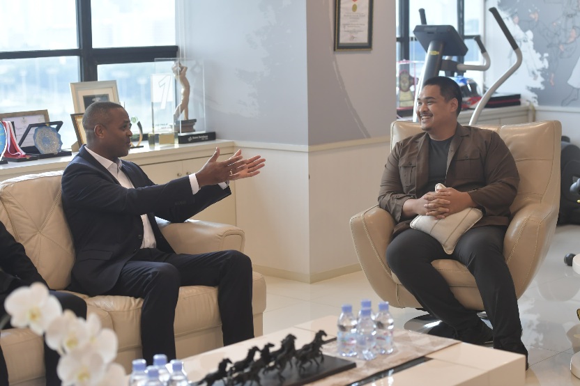 Tanpa Alex Pastoor, Pelatih Timnas Indonesia Patrick Kluivert Diterima Menpora Dito, Banyak PR Menunggu