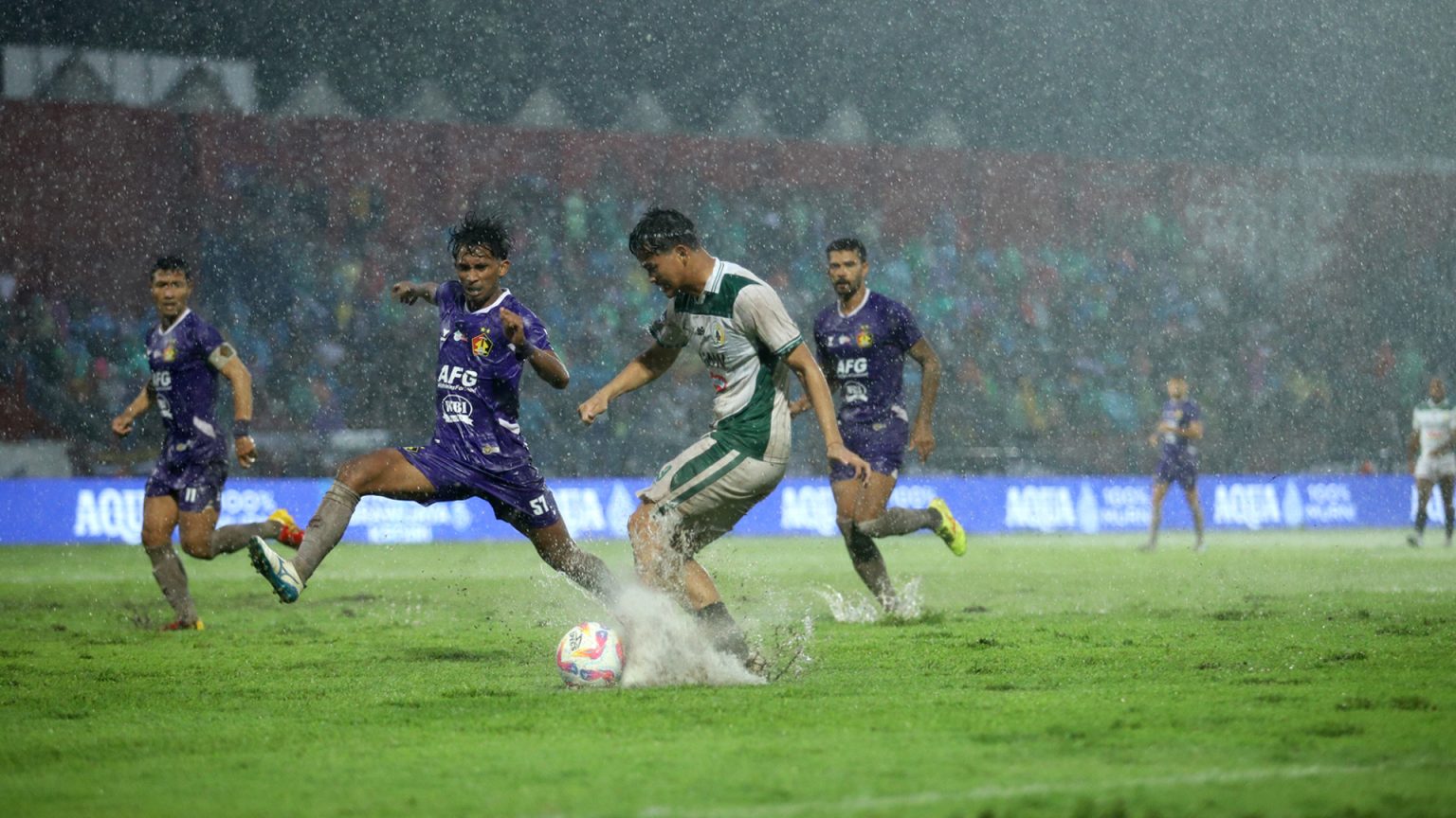 Stadion Brawijaya Bak Kubangan, PSS Sleman Kontra Persik Kediri Gagal Kembangkan Permainan, Coach Mazola: Harusnya Diganti