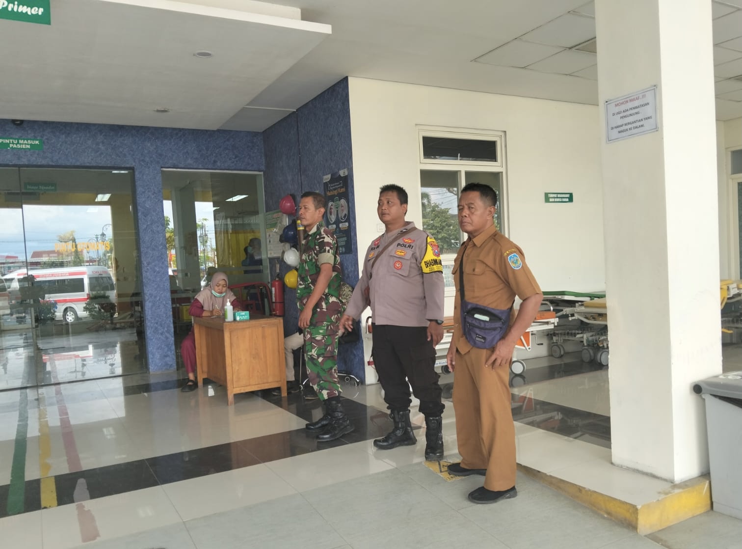 Kerap Mengamuk ODGJ di Tanjunganom Diantar Polisi Berobat