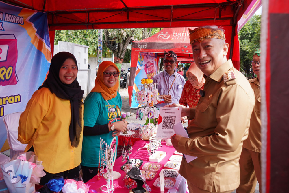 Pj. Bupati Nganjuk Resmikan Gedung Etalase UMKM Nganjuk, Fasilitasi Pemasaran Produk Lokal