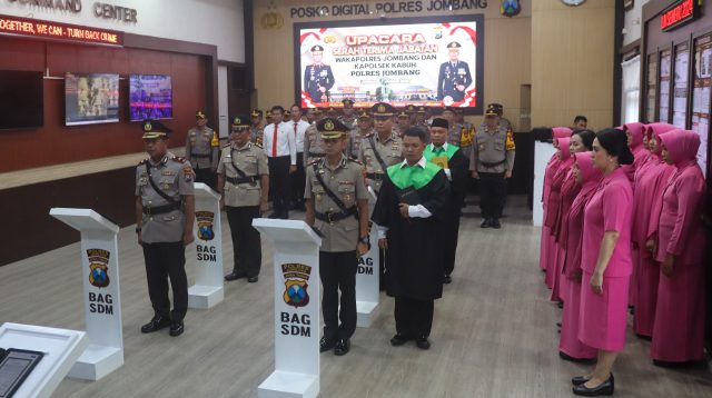 Kapolres Jombang Pimpin Sertijab Wakapolres dan Kapolsek Kabuh