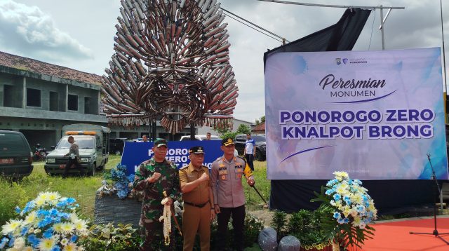 Polres Ponorogo Sulap Knalpot Brong Hasil Razia jadi Monumen Reyog