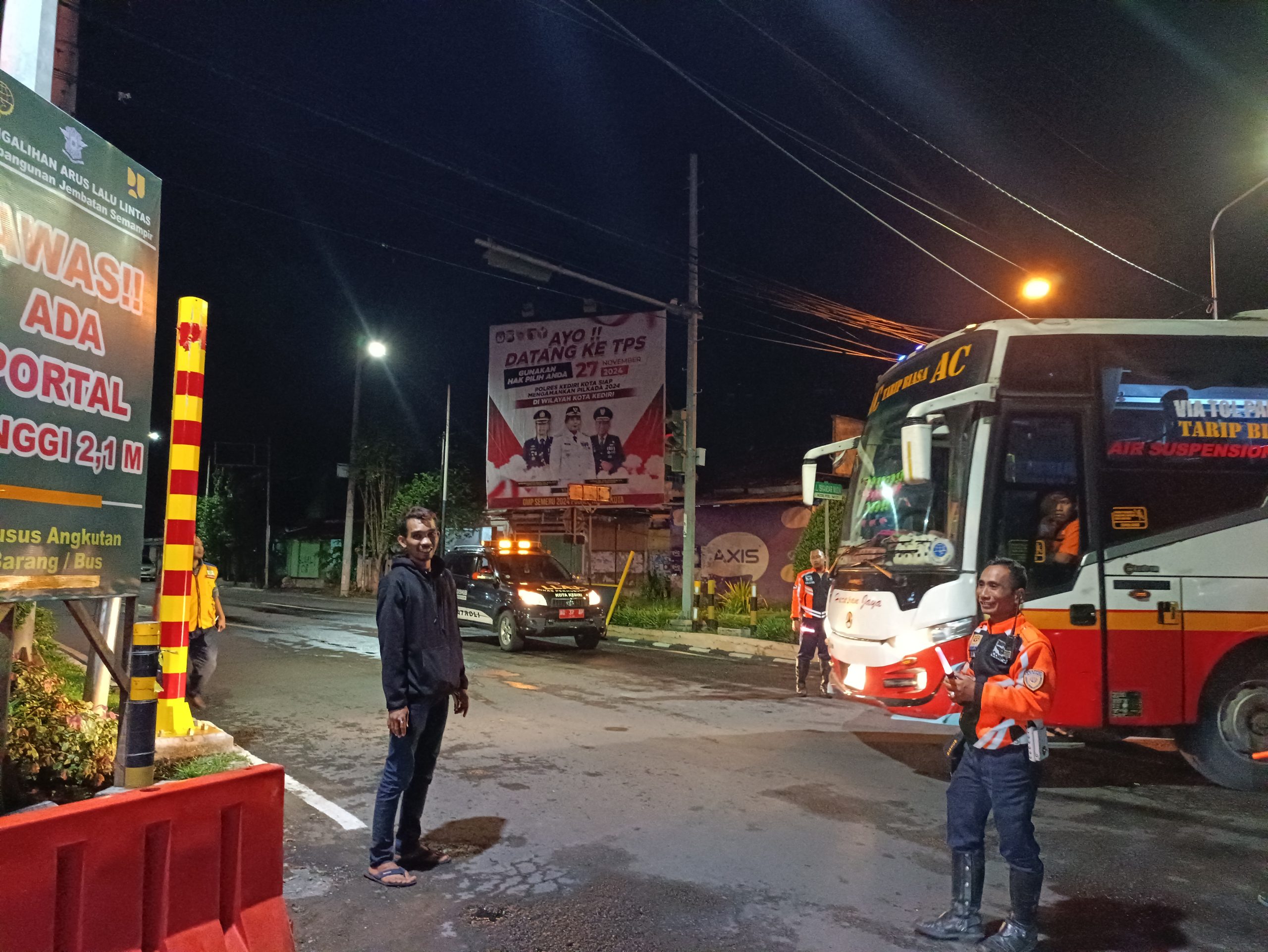 Portal Dilepas, Kendaraan Besar Bisa Kembali Melintas Jembatan Semampir