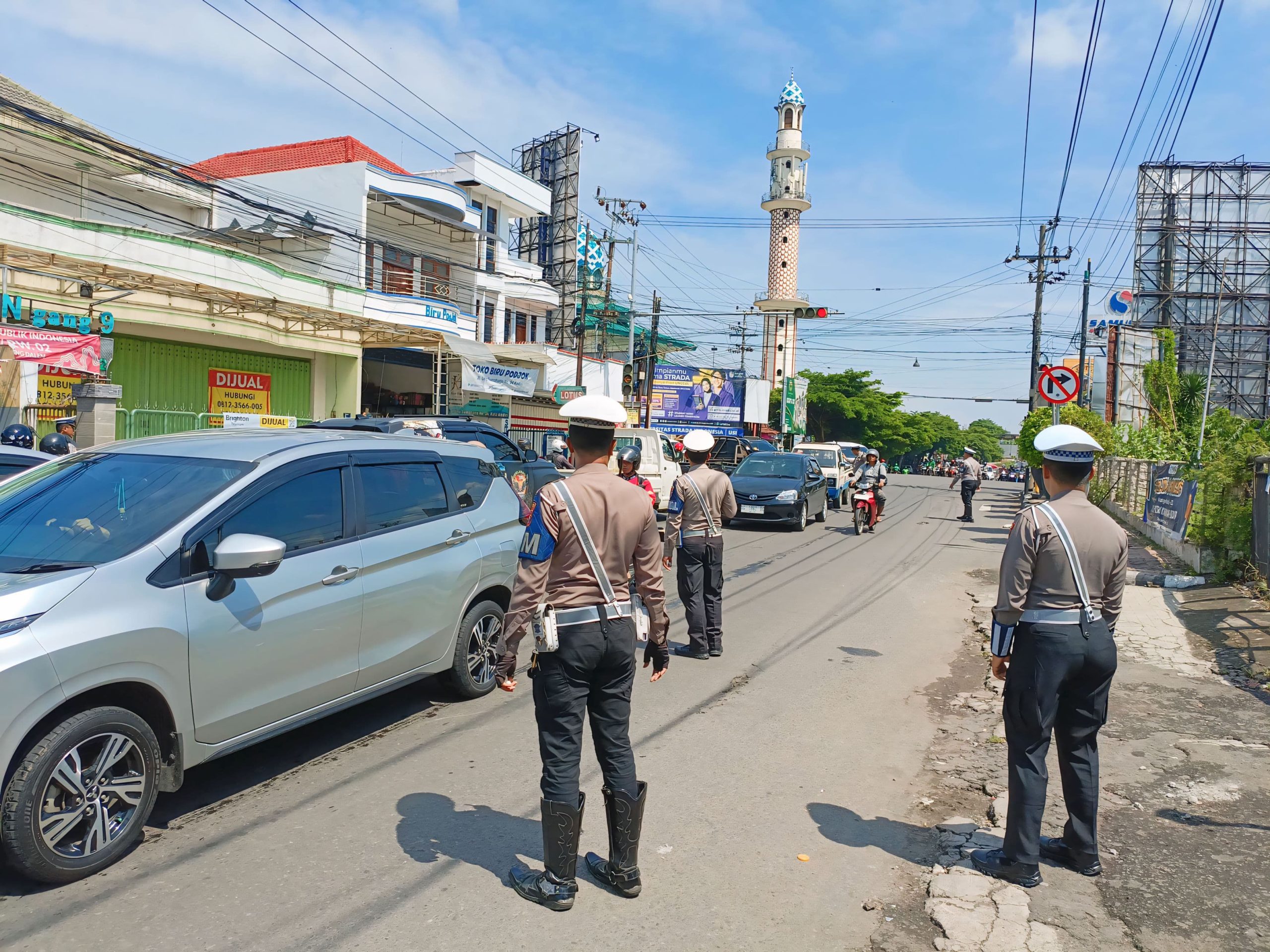 Tim Urai Kemacetan Polres Kediri Kota Diterjunkan di Puncak Libur Panjang