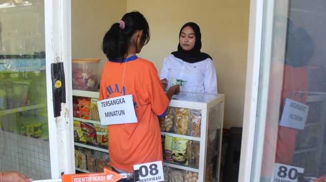 Percobaan Bunuh Diri Sekeluarga dengan Racun di Kediri, Tersangka Peragakan Puluhan Adegan