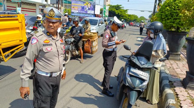 Patroli Hunting Sistem, Kanit Turjagwali Satlantas Polres Kediri Kot: Puluhan Pelanggar Ditindak