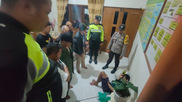Diduga Maling Jeruk dan Alpukat, Seorang Pria Diamuk Massa di Kota Batu