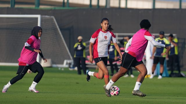 Timnas Putri Indonesia Sempatkan Umroh Jelang Lawan Arab Saudi, Misinya Raih Poin tapi Strategi Lawan Sangat Oke Lho…
