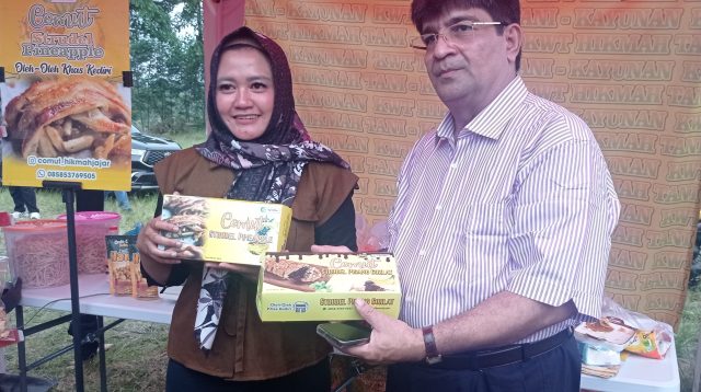Tertarik Beli Beragam Jenis Kripik dan Pie Produk UMKM Kabupaten Kediri