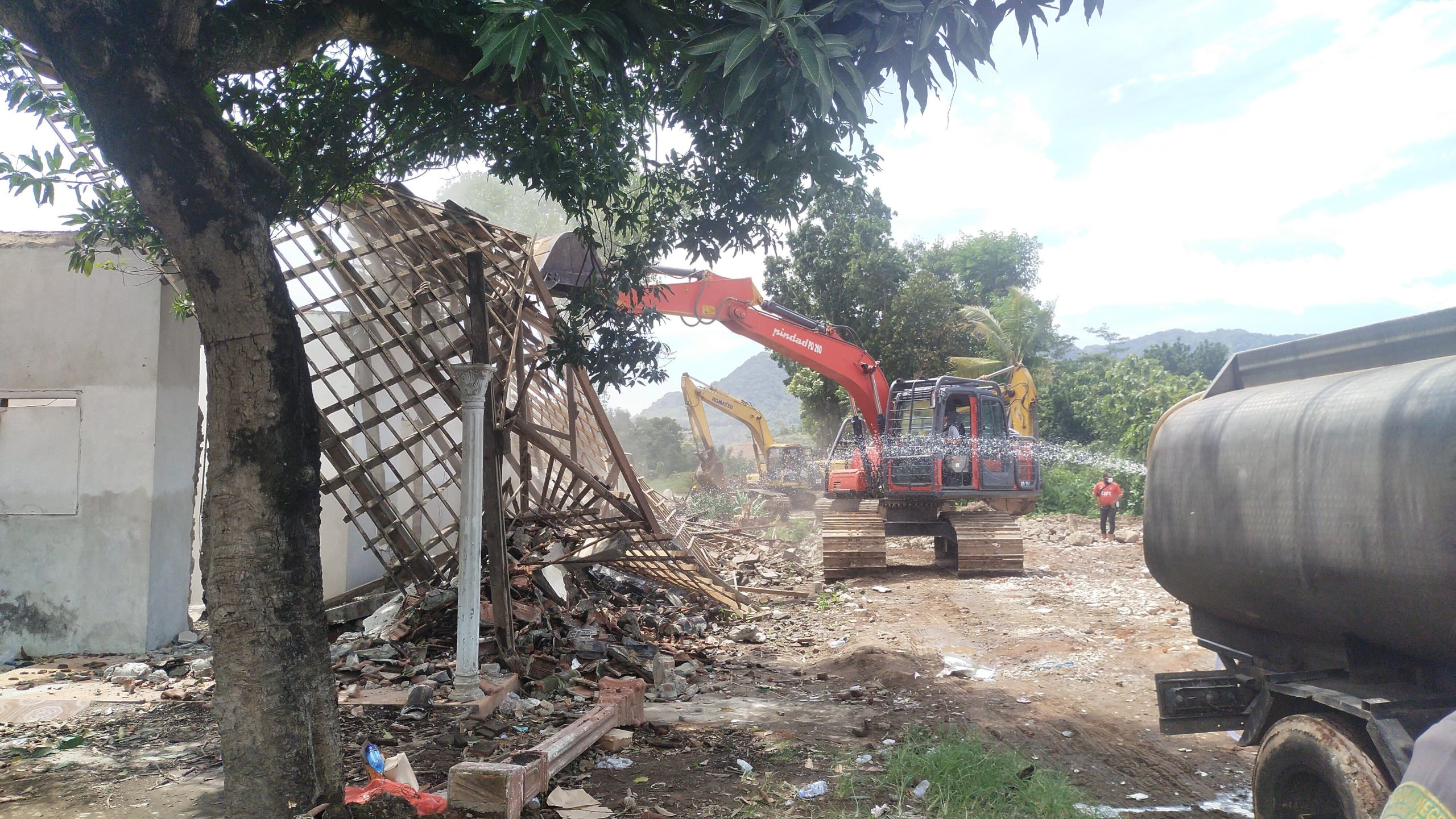 Sejumlah Rumah Terdampak Proyek PSN Dieksekusi, Warga Tak Terima Nilai Ganti Rugi