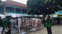 Mahasiswa IAIN Kediri Gelar Aksi di Depan Rektor, ini Tuntunannya