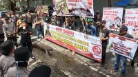 Dituding Jadi Sarang Korupsi, Kantor DPMD Kabupaten Jombang Didemo