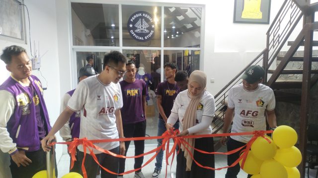 Sempat Vakum 1,5 Tahun, Persik Kediri Store Kembali Hadir untuk Supporter