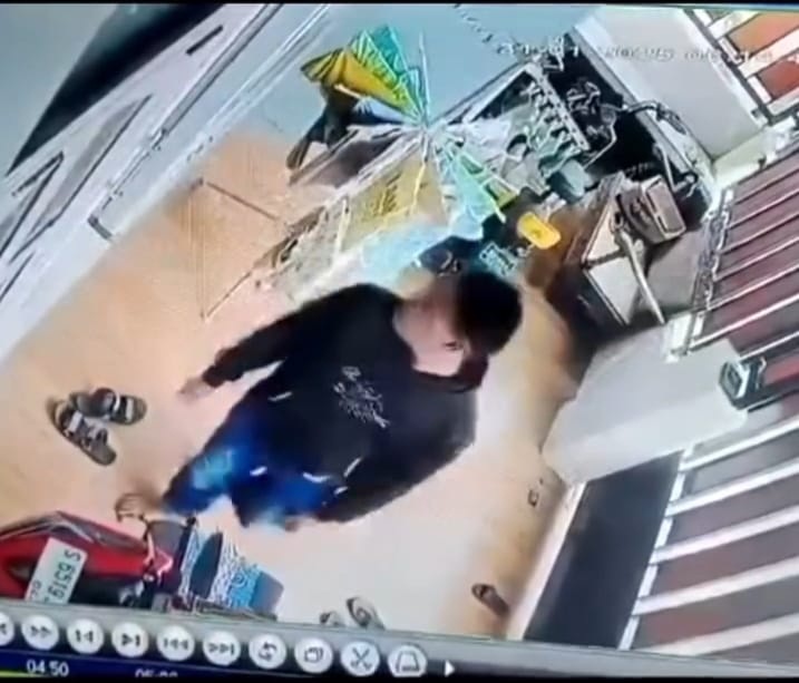 Aksi Maling HP di Jombang Terekam Kamera CCTV