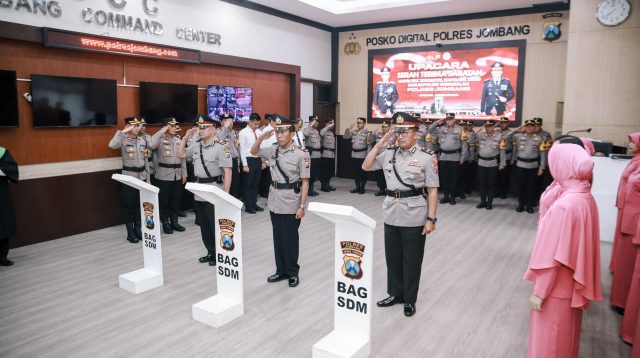 Penyegaran Jabatan, Kapolres Jombang Pimpin Sertijab Tiga Kapolsek