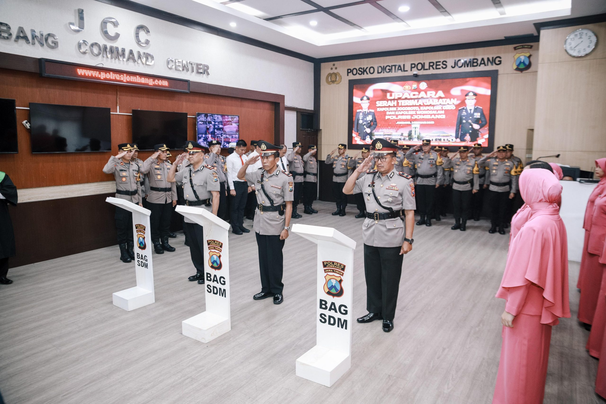 Penyegaran Jabatan, Kapolres Jombang Pimpin Sertijab Tiga Kapolsek