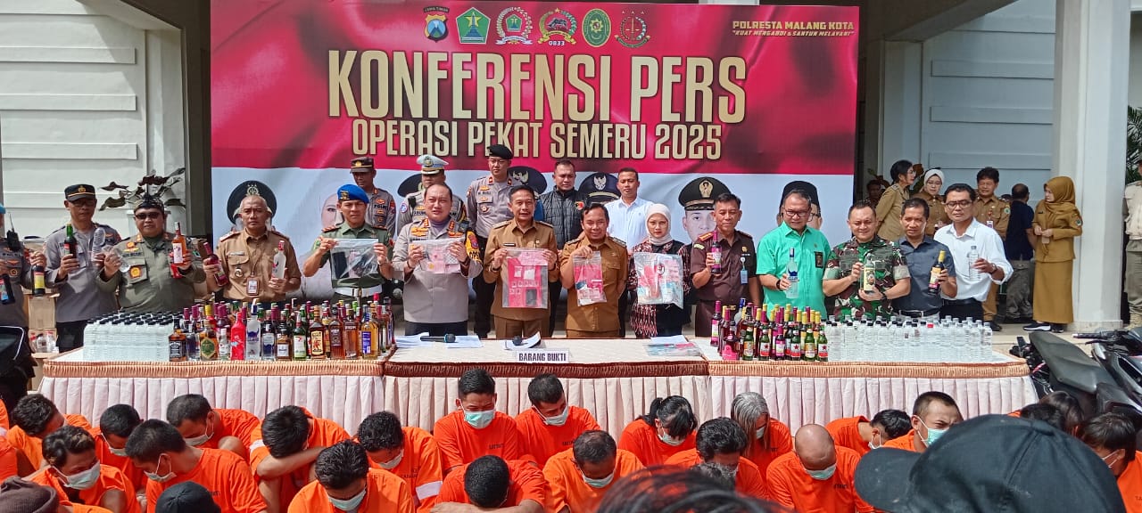 Operasi Pekat Semeru 2025, Tada 53 Tersangka dan 1.808 Botol Isi Miras Diamankan Polresta Malang Kota