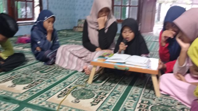 Anak-anak, Remaja Masjid hingga Lansia Ikuti Tadarusan di Masjid Khalimatus Hakim