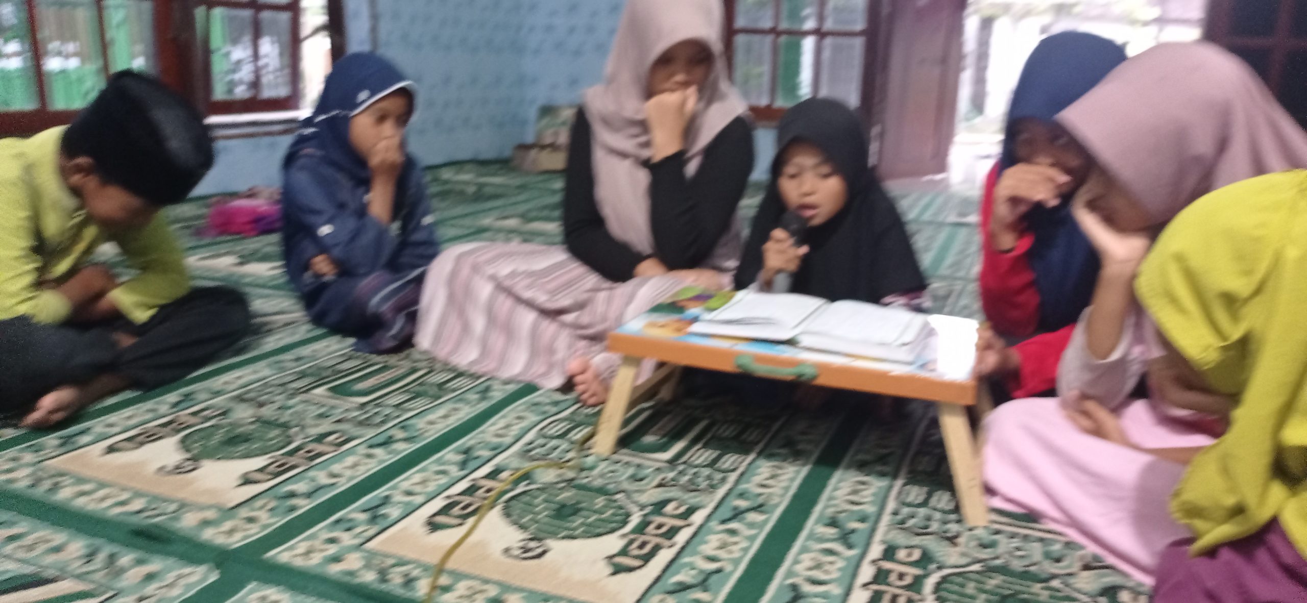 Anak-anak, Remaja Masjid hingga Lansia Ikuti Tadarusan di Masjid Khalimatus Hakim