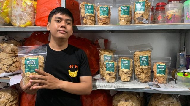 Keripik Tempe Asal Kepuhkembeng, jadi Favorit Pemudik untuk Oleh-oleh Lebaran