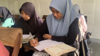 Mahasiswa STIT-UW Jombang Diwajibkan Menulis Al-Qur’an 30 Juz dengan Tangan