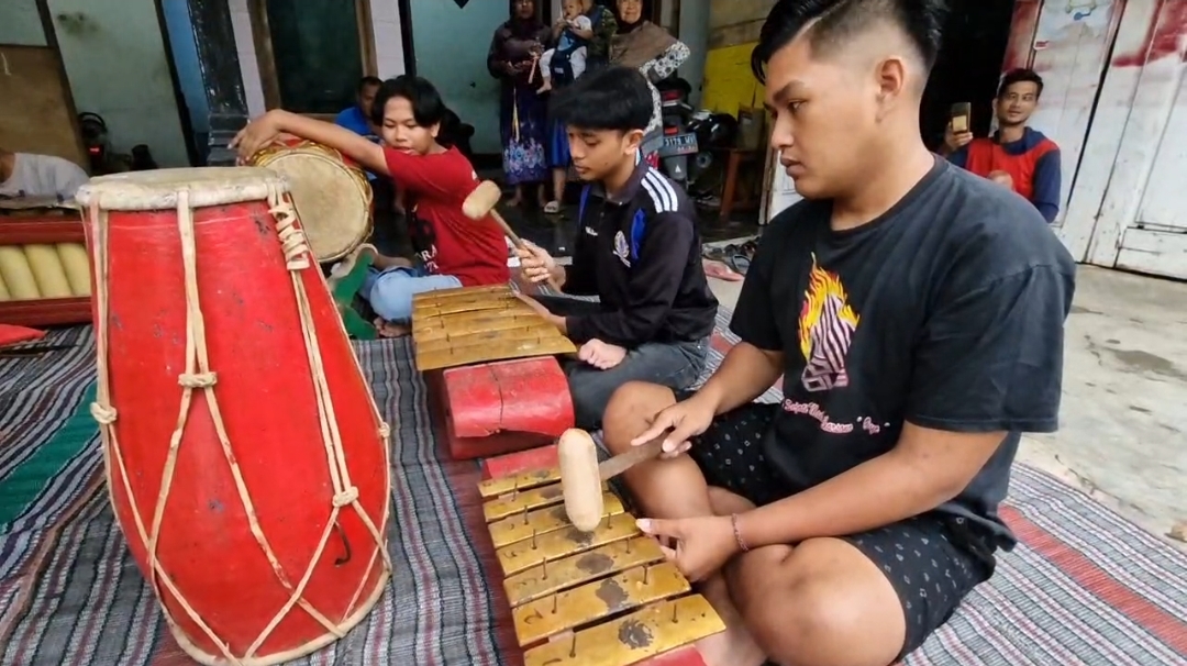 Tabuh Karawitan dan Wayangan Ngabuburit Ala Remaja Ponorogo