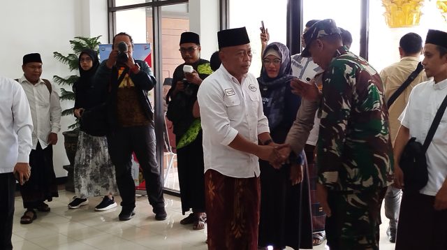 ASN hingga Masyarakat Ponorogo Diinstruksikan Pakai Sarung di 15 Hari Terakhir Ramadan