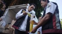 Cek Berat Minyakita, Tim Gabungan Kabupaten Blitar Pastikan Sesuai Takaran