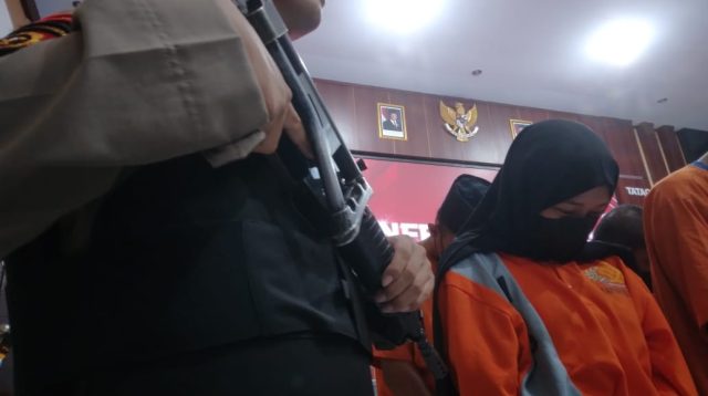 Pemudi Raup Rp 40 Juta Sebulan dari Live Mesum
