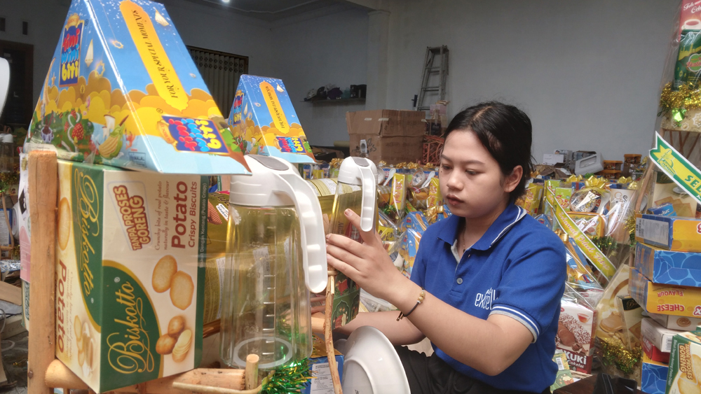 Jelang Lebaran, Pengusaha Parsel -Hampers di Blitar Banjir Pesanan, Pemasaran Tembus Papua