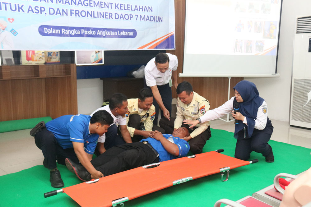 Tangani Penumpang Kondisi Gawat Darurat, Pegawai KAI Dibekali Keterampilan Medis