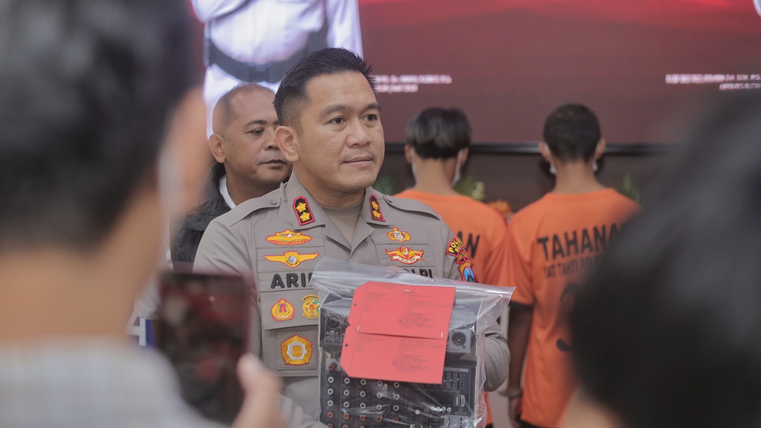 Jamaah Masjid di Blitar Gondol Amplifier di Ruang Imam