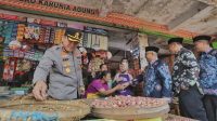 Cegah Spekulasi Harga Jelang Idulfitri, Kapolres-Bupati Blitar Sidak Pasar Wlingi, ini Hasilnya