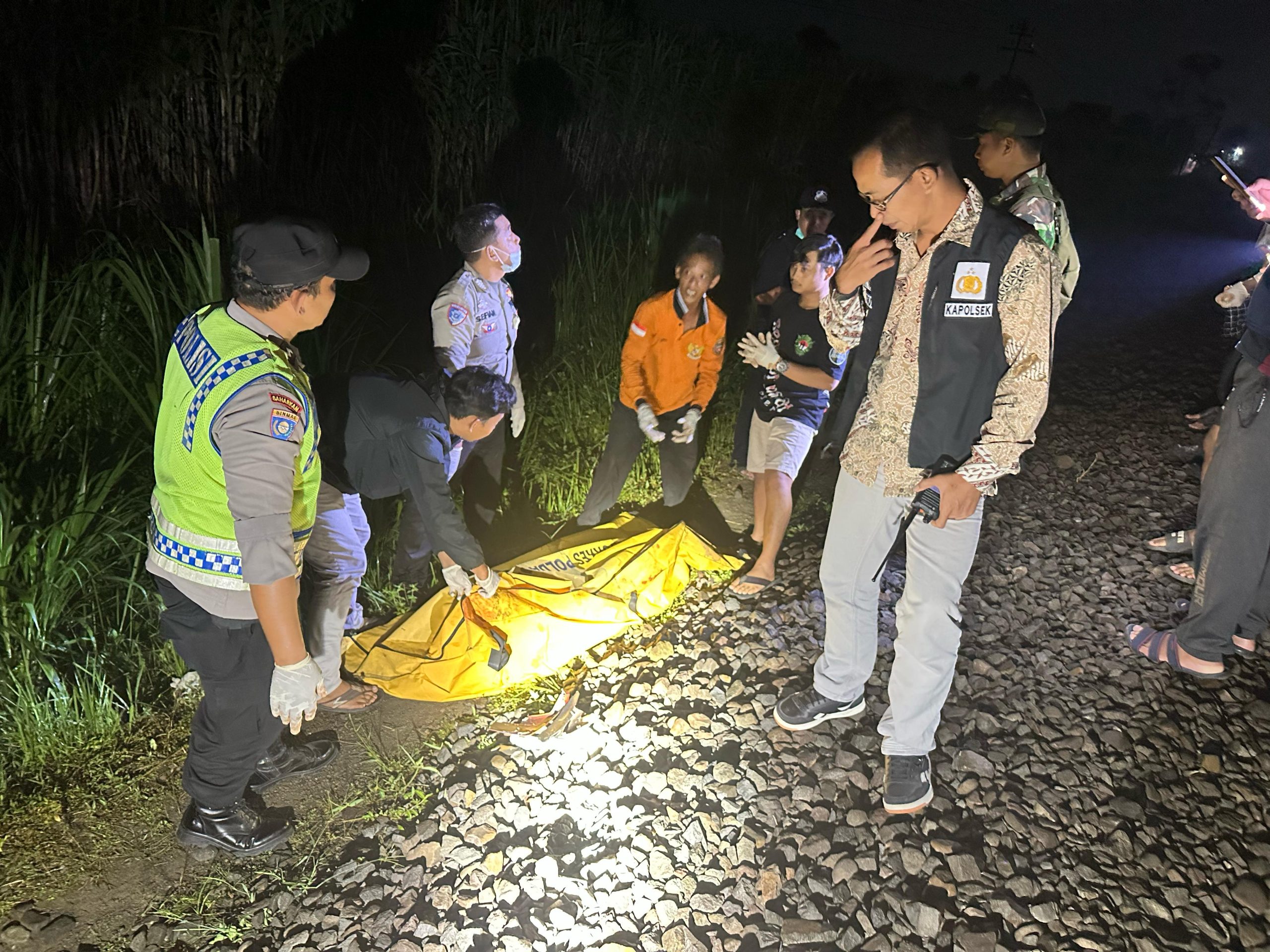 Warga Kediri Tertabrak Kereta Api Dhoho di Perlintasan Tanpa Palang Pintu, Diduga ini Penyebabnya