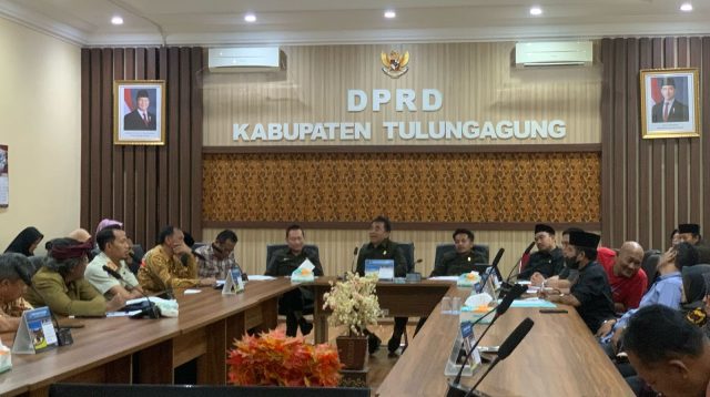 Pemilik Tempat Karaoke Geruduk DPRD Tulungagung, Protes Penutupan Usaha Selama Ramadan