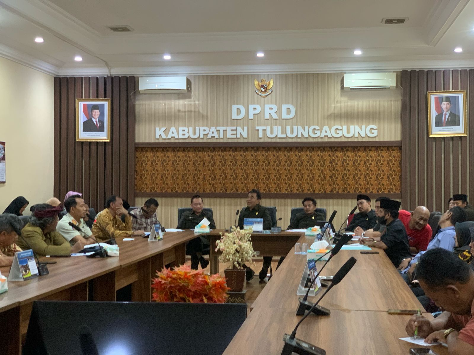 Pemilik Tempat Karaoke Geruduk DPRD Tulungagung, Protes Penutupan Usaha Selama Ramadan