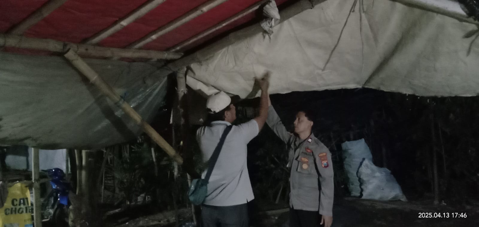 Polisi Bongkar Arena Judi Sabung Ayam di Ngronggot, Pelaku Kabur