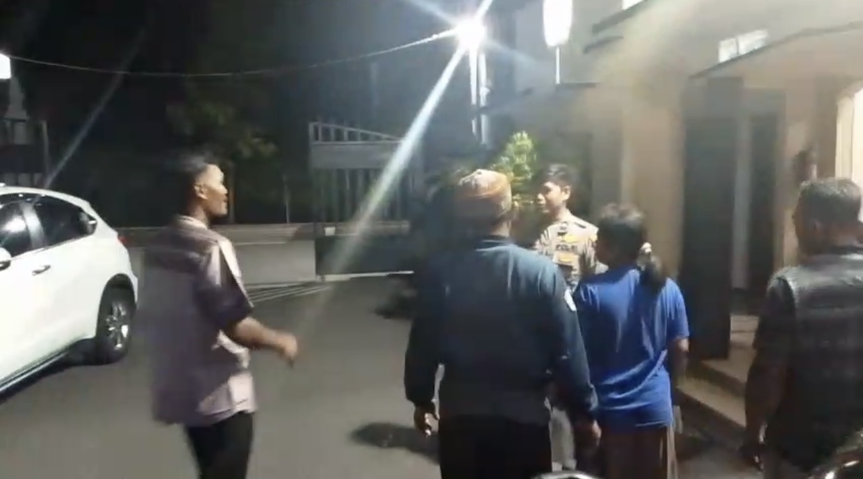 Puluhan Warga Geruduk Polres Nganjuk, Tuntut Keadilan untuk Korban Penganiayaan Salah Sasaran