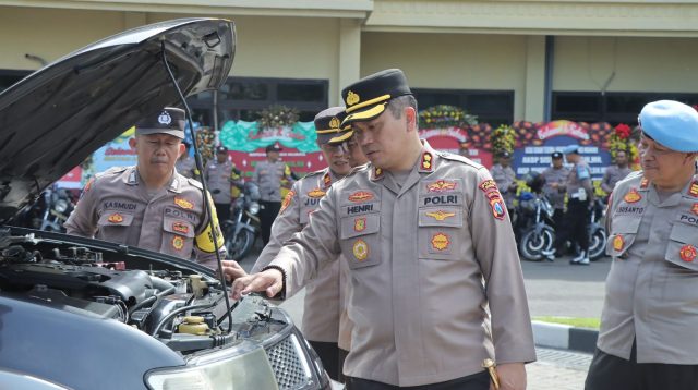 Kapolres Nganjuk Periksa Kendaraan Dinas dan Senjata Api, Tekankan Kesiapsiagaan Personel