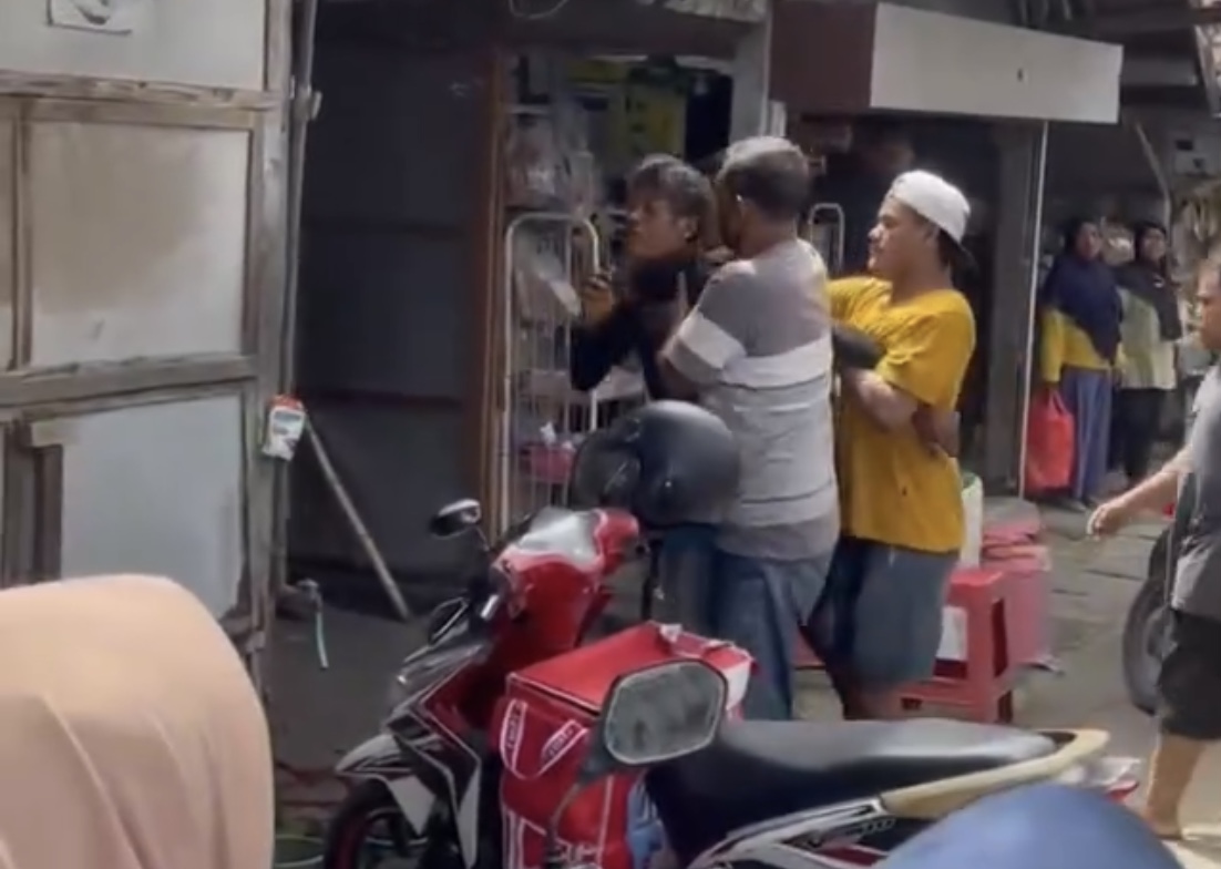 Diduga Mencuri Motor, Lelaki Nganjuk Babak Belur Dimassa