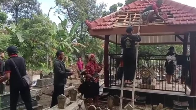 Diduga Makam Ulama Palsu Dibongkar Warga Kelurahan Brotonegaran Ponorogo